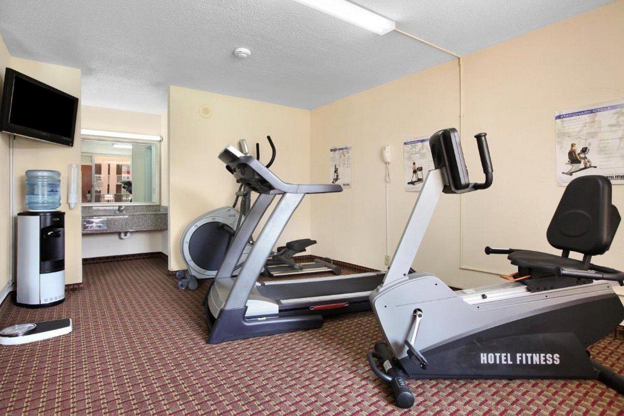 Ramada By Wyndham Wytheville Esterno foto