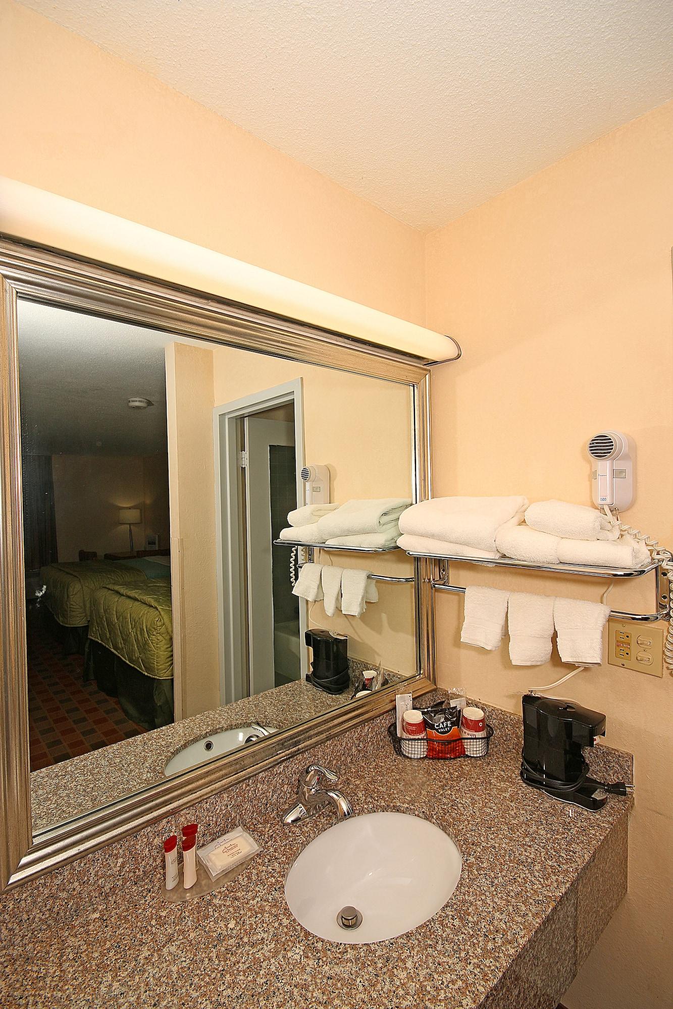 Ramada By Wyndham Wytheville Esterno foto