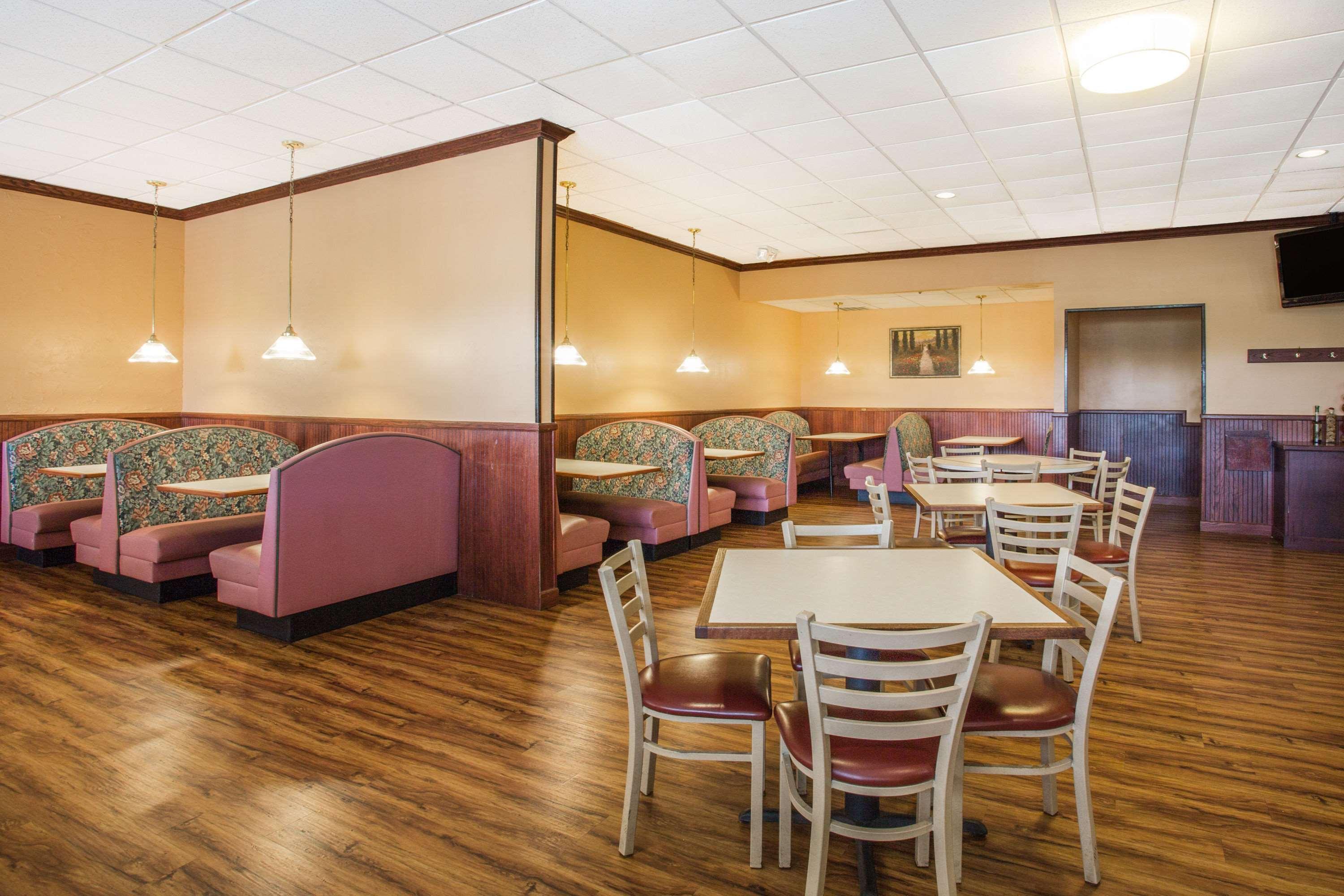 Ramada By Wyndham Wytheville Esterno foto