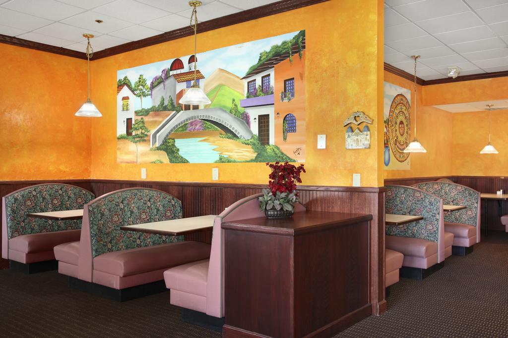 Ramada By Wyndham Wytheville Esterno foto