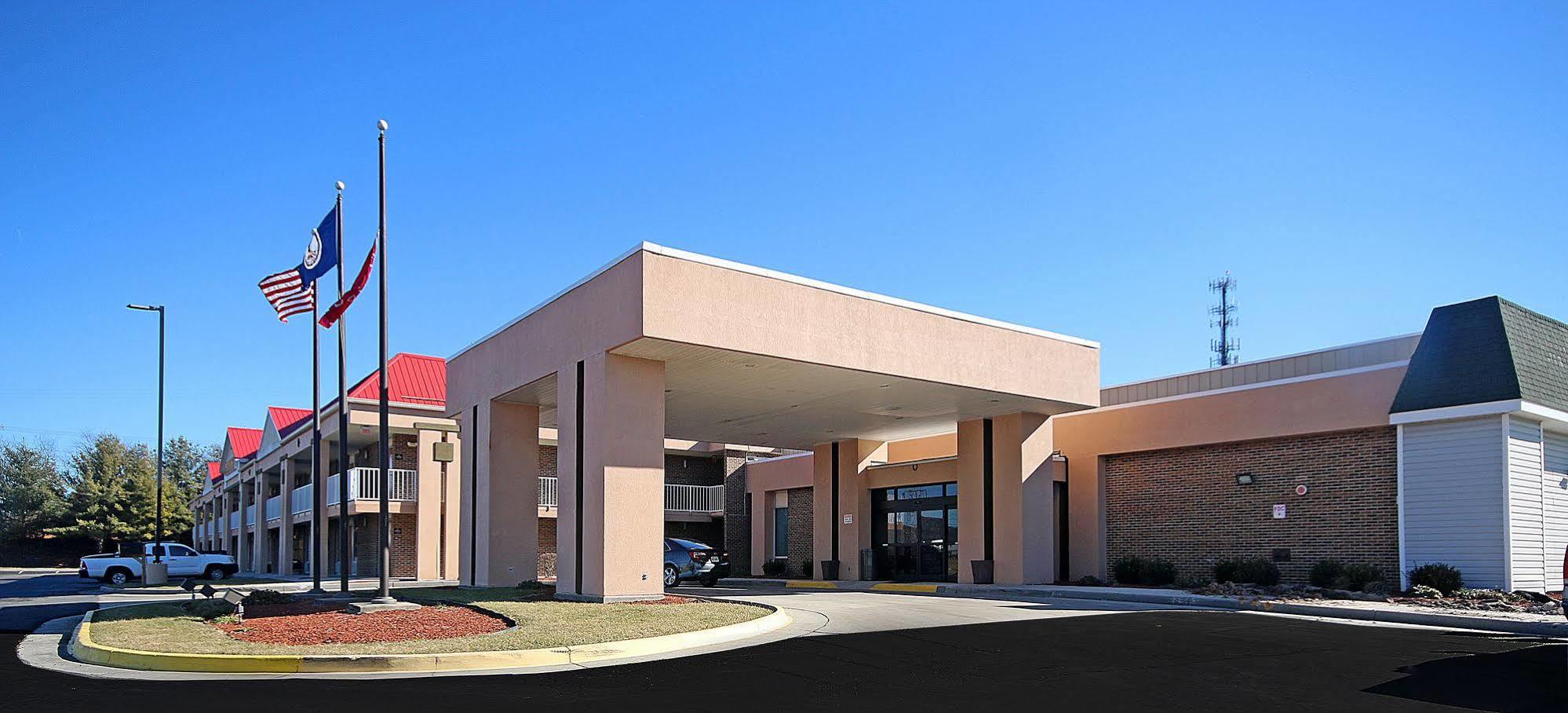 Ramada By Wyndham Wytheville Esterno foto