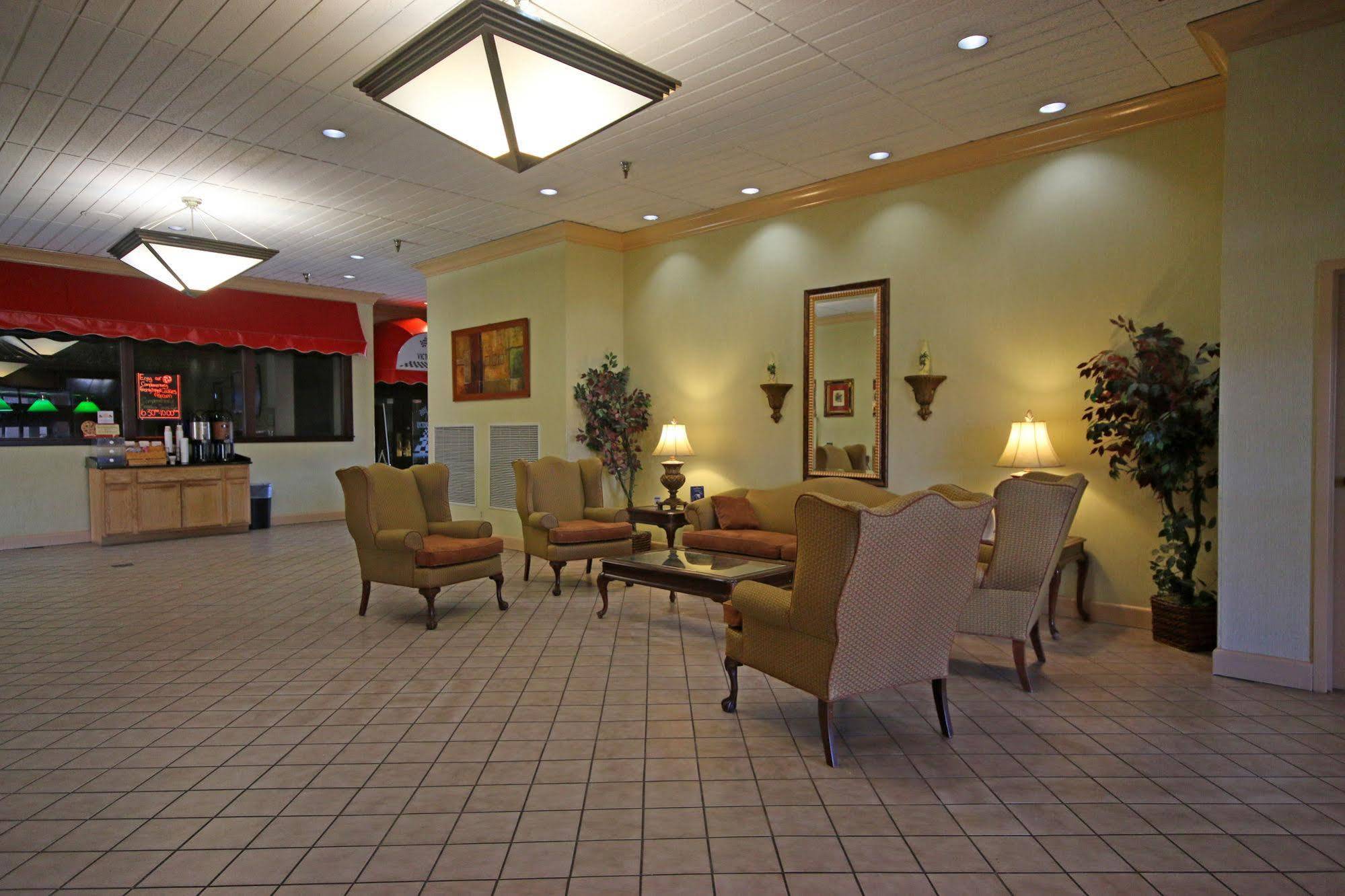 Ramada By Wyndham Wytheville Esterno foto