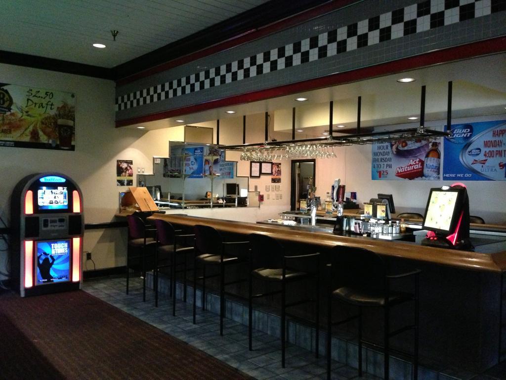 Ramada By Wyndham Wytheville Esterno foto